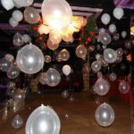 украшение зала шарами, гелевые шарики, воздушные шарики